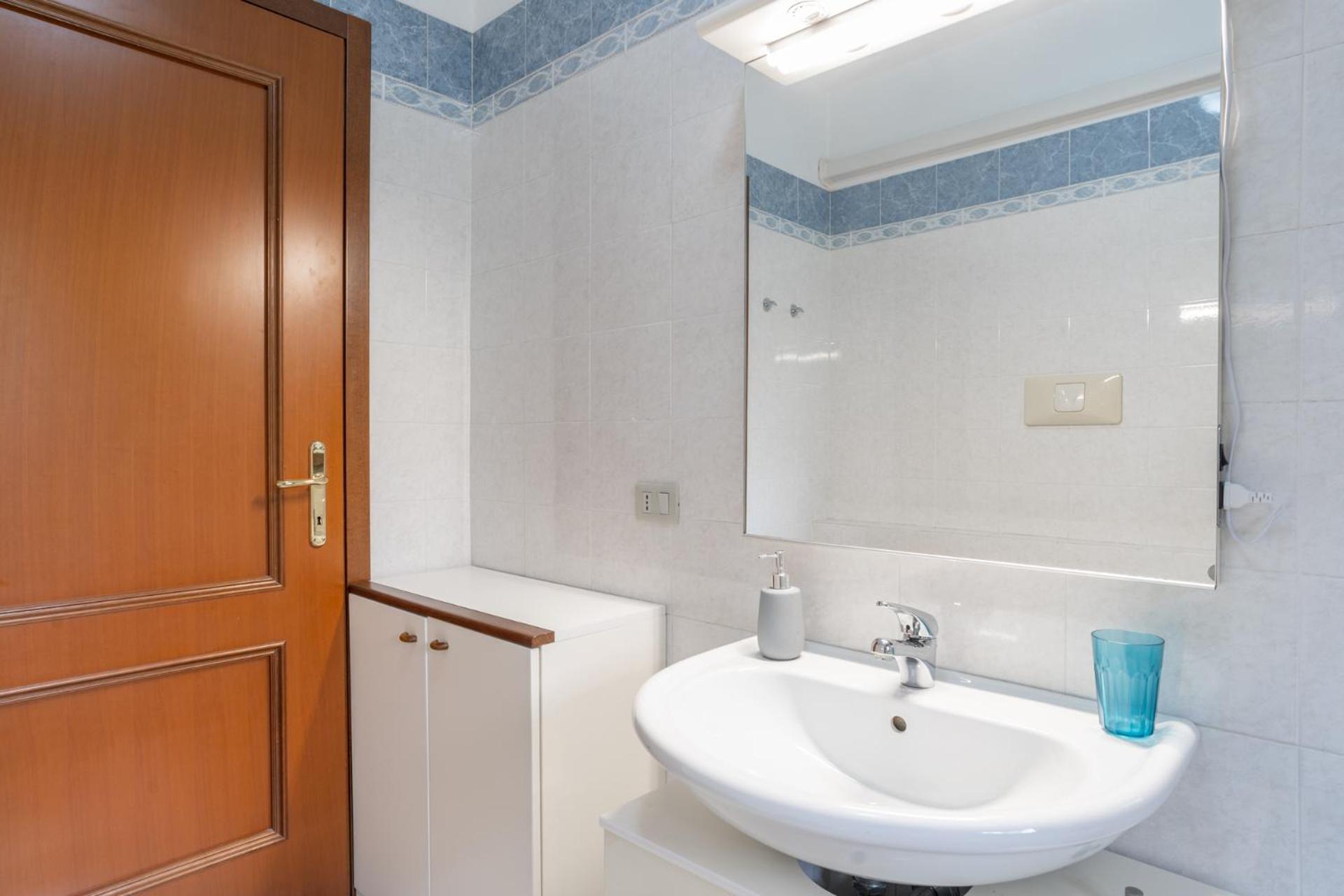 Spacious Bright Apartment Near City Center And Como Lake With Air Conditioning Lecco Exterior foto